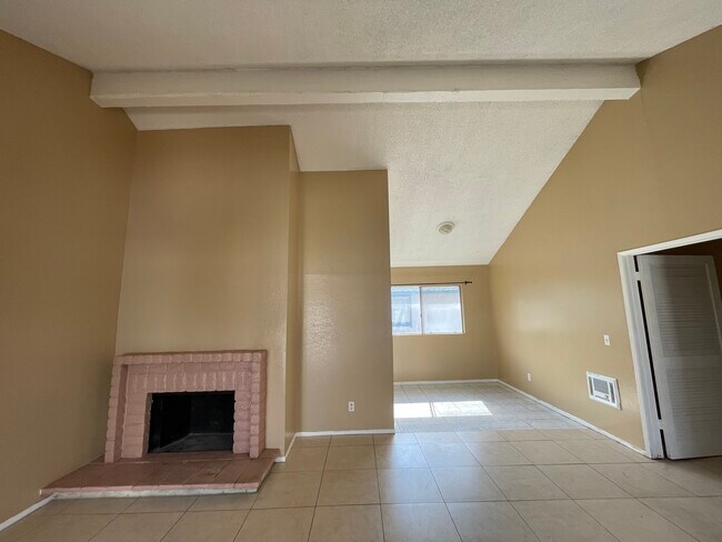 Foto del edificio - 12926 Sycamore St