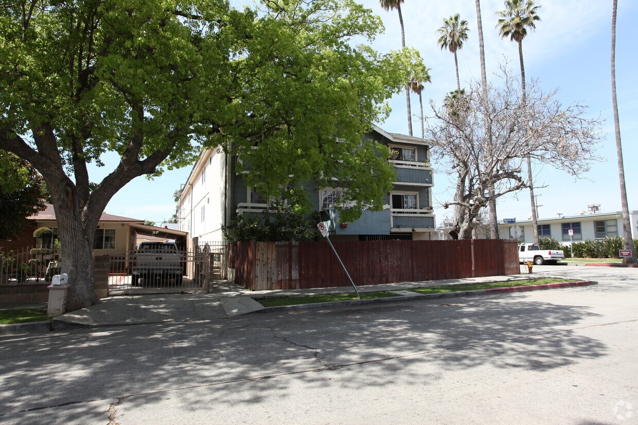 Building Photo - 21600 Gault St