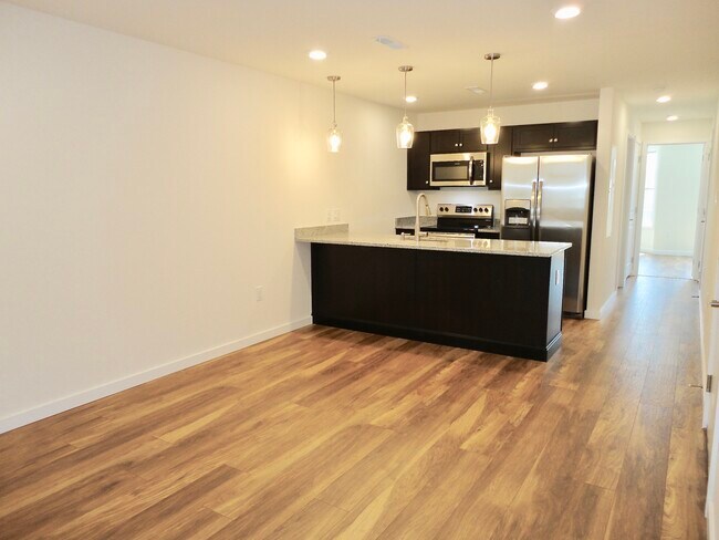 Primer & 2nd piso cocina - 1631 W Venango St