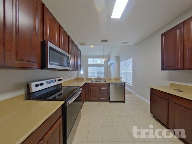 Foto del edificio - 243 Tower View Dr W