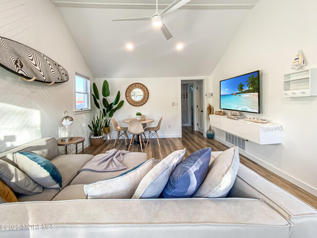 Building Photo - 110 Curtis Pl