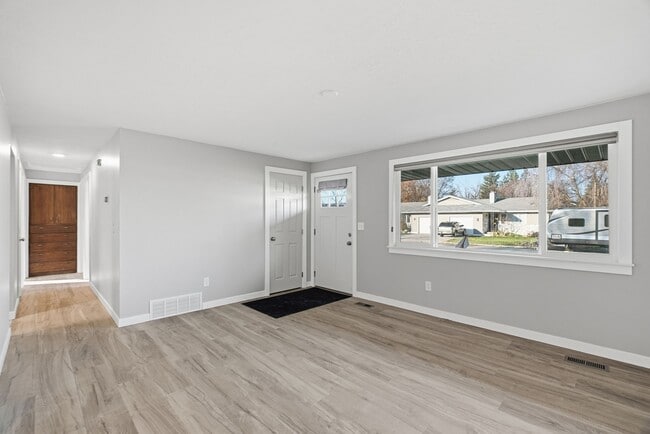 Foto del edificio - 14516 E Mallon Ave