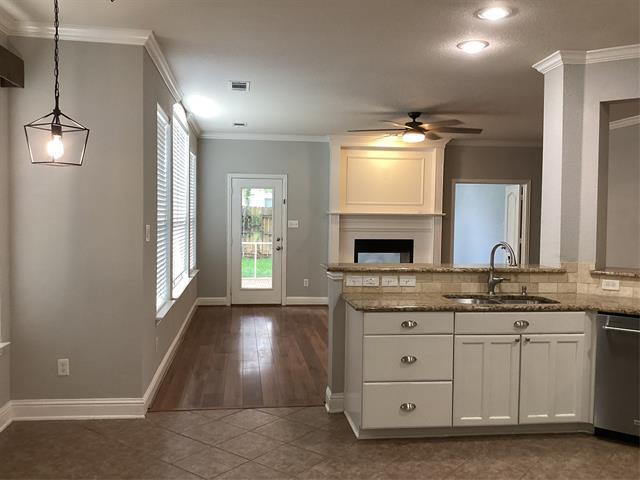 Foto del edificio - 9756 Sinclair St