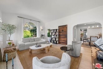 Building Photo - 441 Flores St