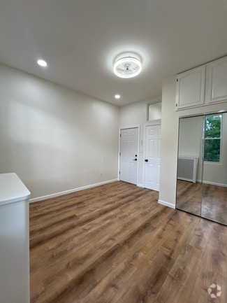 Building Photo - 59-14 Palmetto St