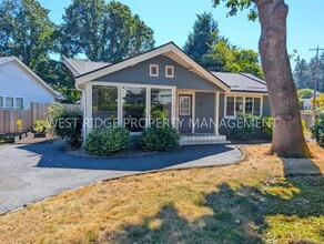 Building Photo - 4884 Lamont Way
