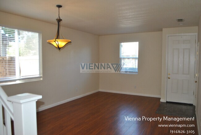 Building Photo - House for Rent in Natomas!