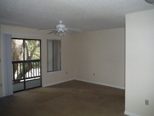 Foto del edificio - Nice 2nd FL Condo with Screened Balcony