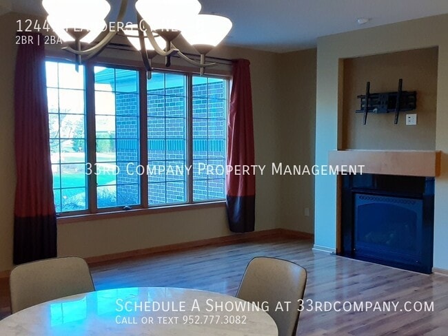 Building Photo - Spacious Brick Town Home in High Demand La...