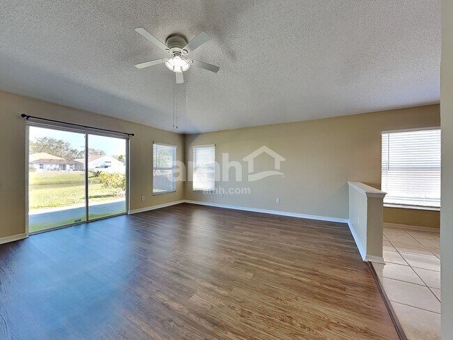 Foto del edificio - 12517 Midpointe Dr