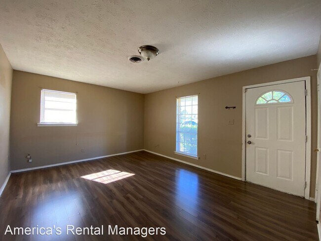 Foto del edificio - 3 br, 2 bath House - 443 Upton Road