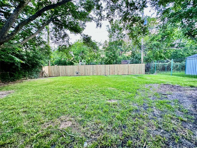 Building Photo - 10210 Ashville Dr