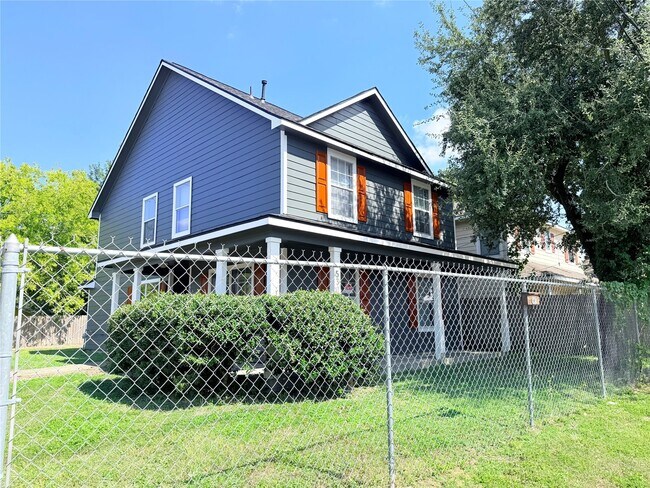Building Photo - 5303 Lelia St