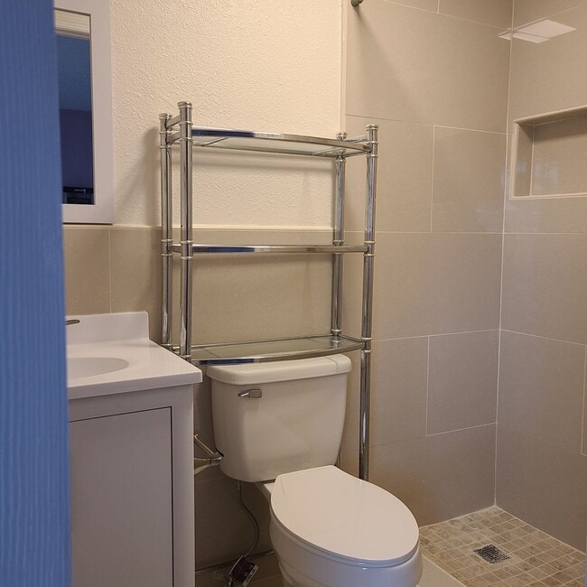 Foto del edificio - ROOM WITH PRIVATE ENTRANCE AND BATHROOM IN DELTONA UTILITIES INCLUDED