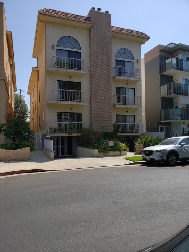 2022 S Bentley Ave Unit 202, Los Angeles, CA 90025 Condo for Rent in