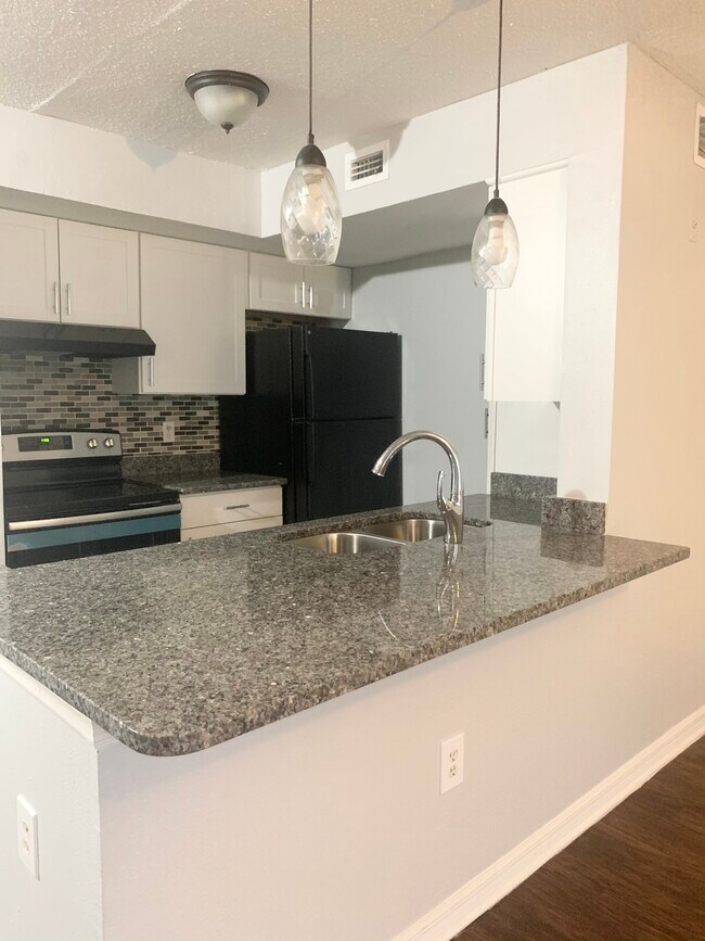 Building Photo - 405 Fountainhead Cir