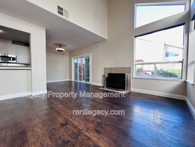 Building Photo - 232 Redstone Cir