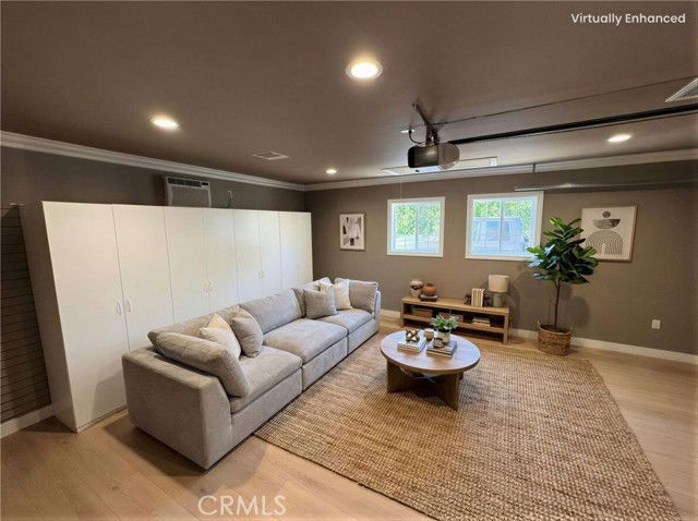 Foto del edificio - 7502 Balcom Ave