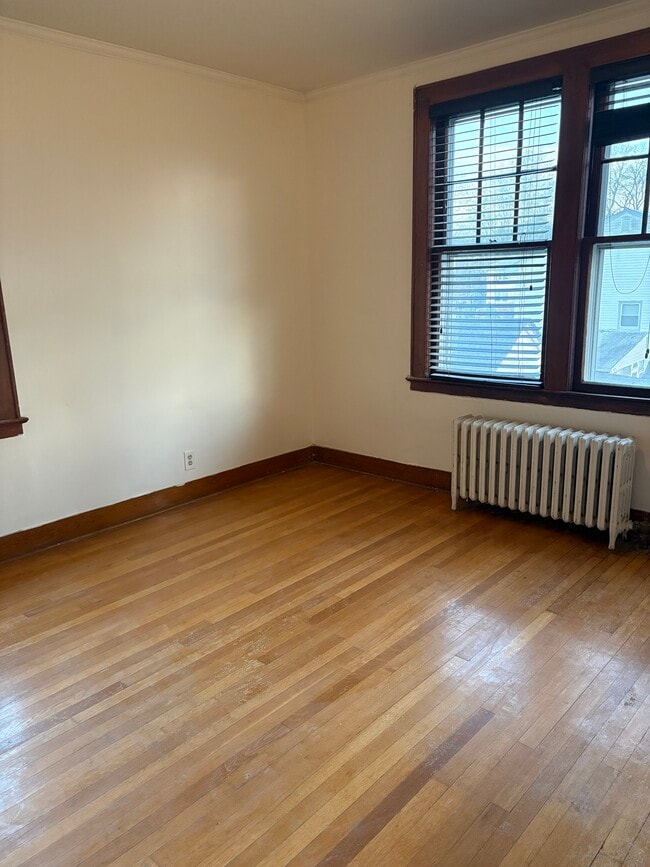 Building Photo - 180 Jerome Pl