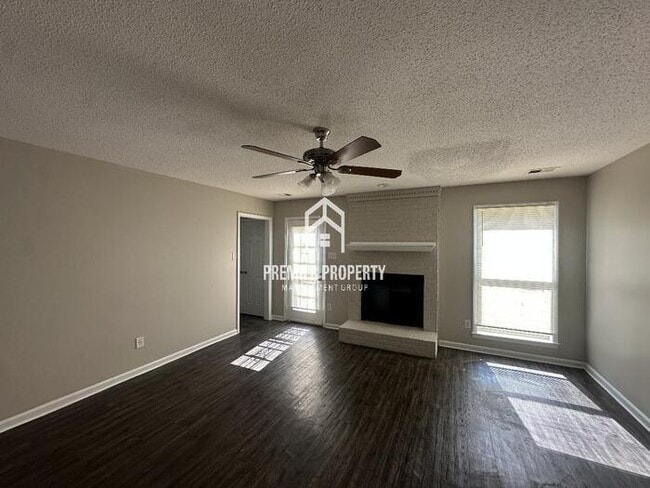 Foto del edificio - 2188 Longlane Dr