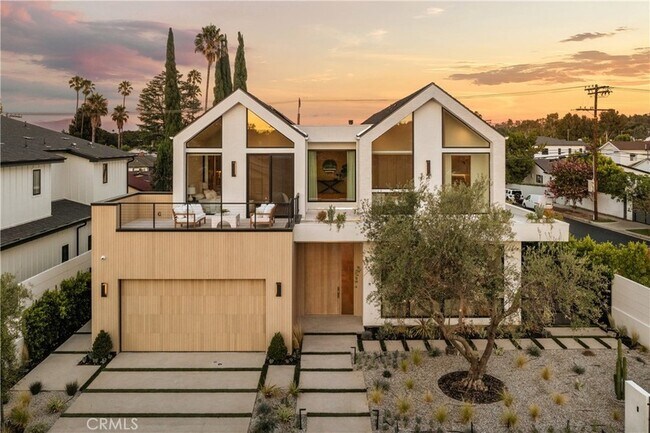 Foto del edificio - 5006 Enfield Ave