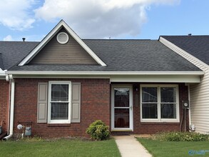 Building Photo - 1524 Forestview Dr SW