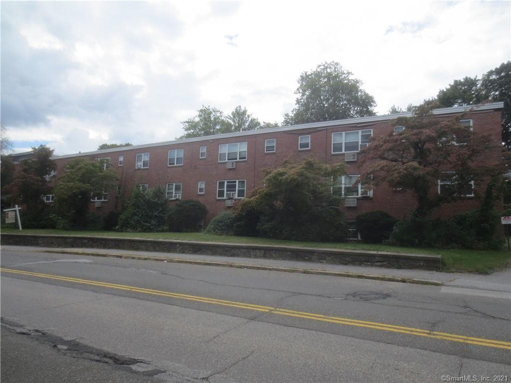 270 High St Unit C 12, Torrington, CT 06790 Room for Rent in