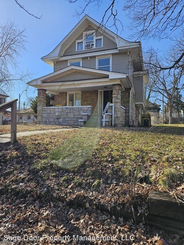 Building Photo - 3 br, 1 bath House - 142 Lawn Avenue