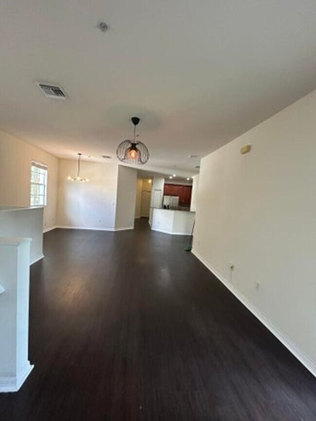 Foto del edificio - 9080 Preston Pl