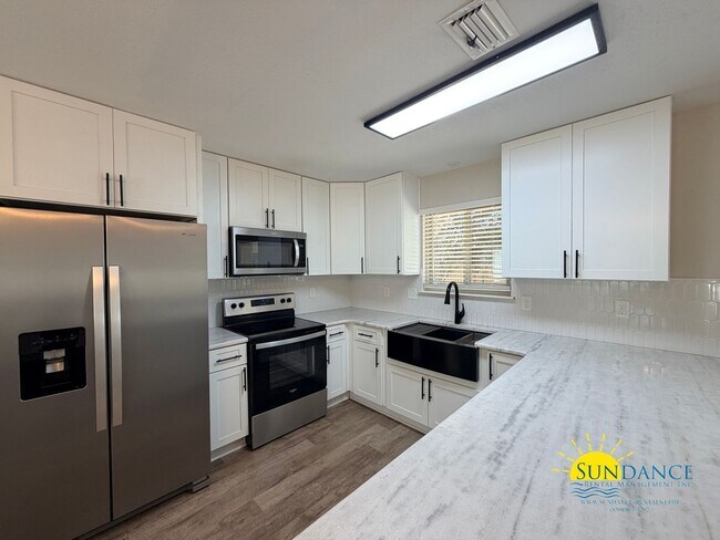 Foto del edificio - Fully Renovated Cul-de-sac Corner Lot Home in Fort Walton Beach!
