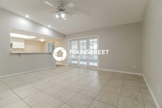 Building Photo - 5 Bedroom Pet-Friendly Home in APOPKA, FL with Main Street Renewal