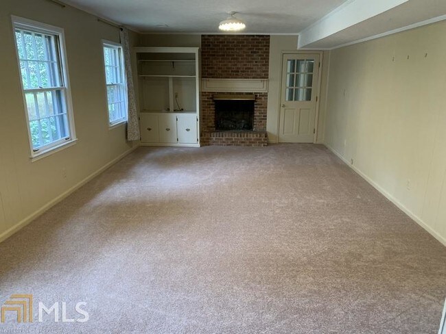 Foto del edificio - 815 Mason Dr