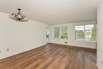 Building Photo - 707 N 130th St