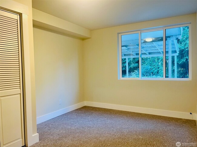 Building Photo - 9359 Forest Ct SW