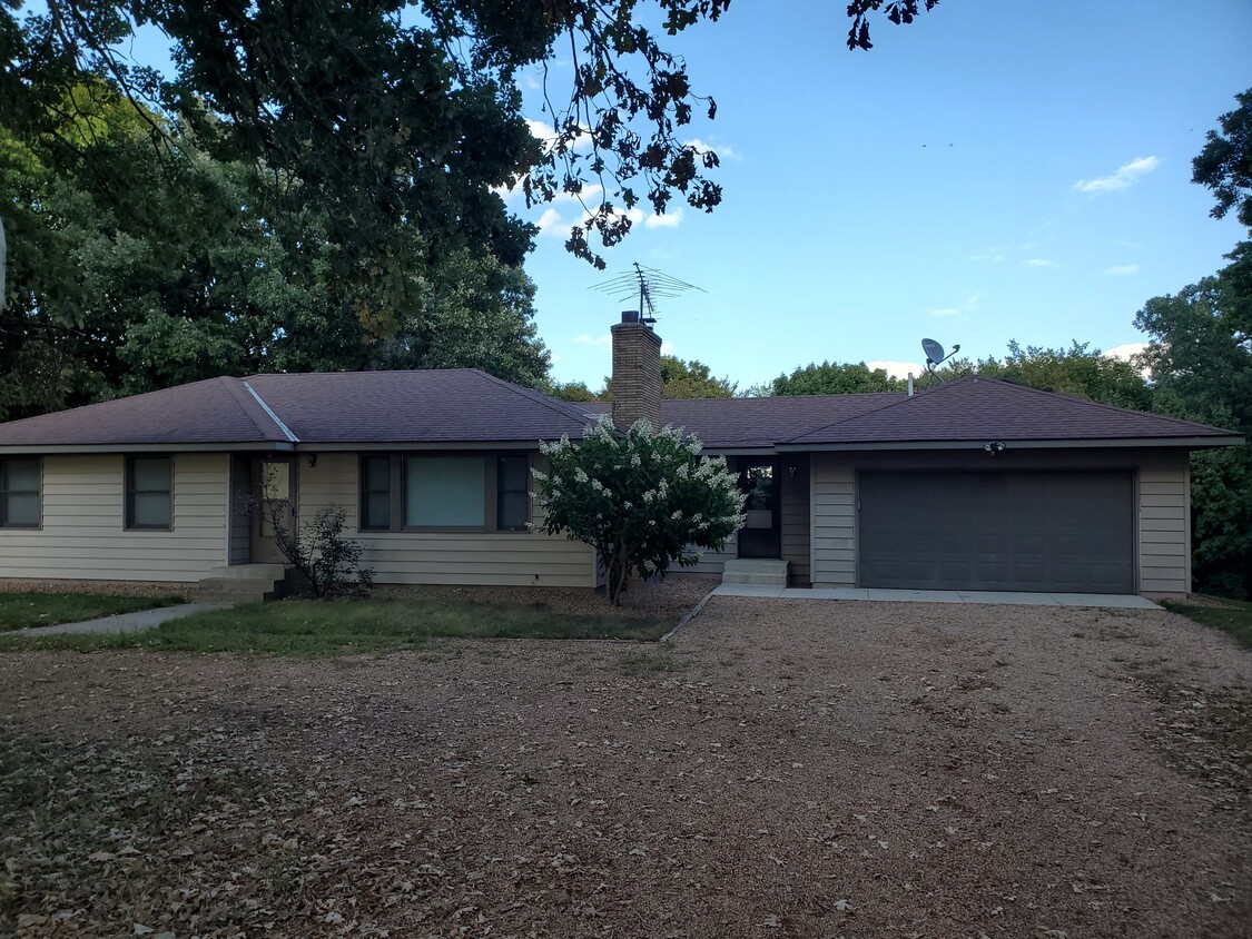 5485 Carmel Ln, Carver, MN 55315 House Rental in Carver, MN