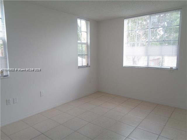 Foto del edificio - 720 SW 111th Ave