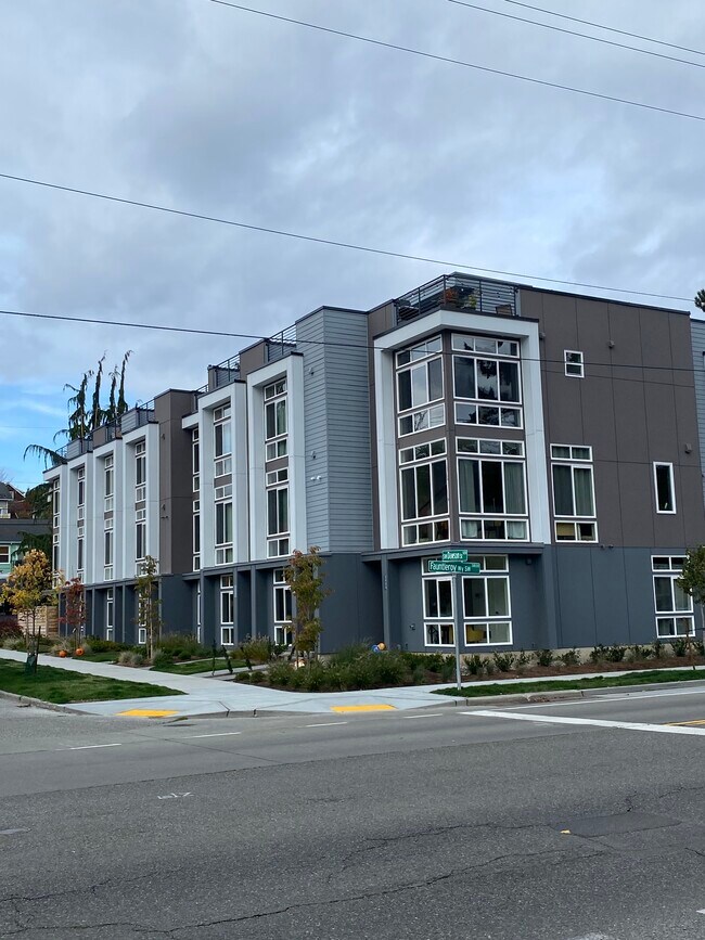 Foto del edificio - 3908 SW Dawson St