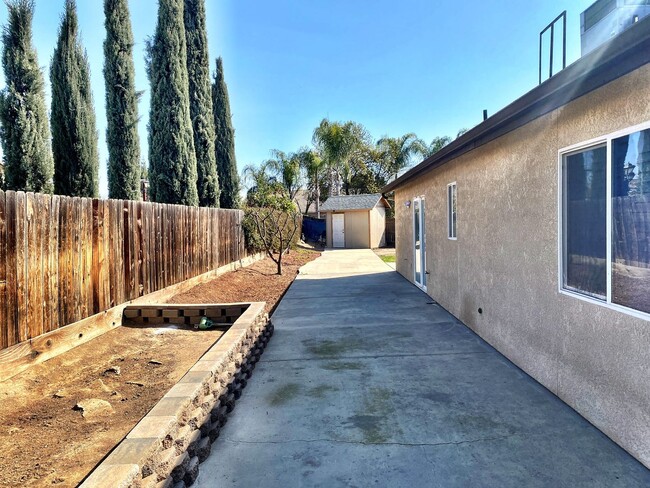 Foto del edificio - 1842 CABRILLO AVE - 3 BEDROOM 2 BATH - TULARE