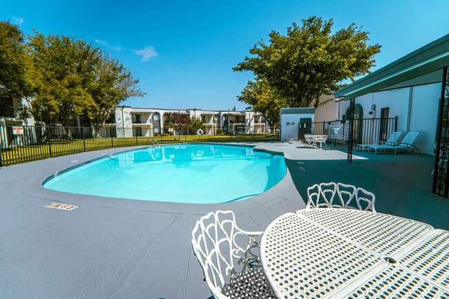 ¡Espectacular piscina - Centurion Pearl