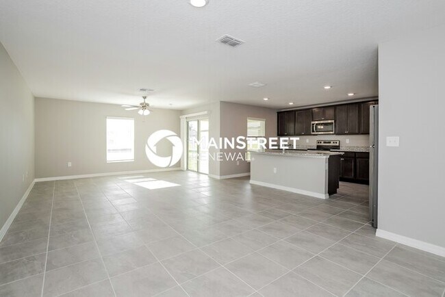 Building Photo - 5 Bedroom Pet-Friendly Home in Mascotte, FL with Main Street Renewal