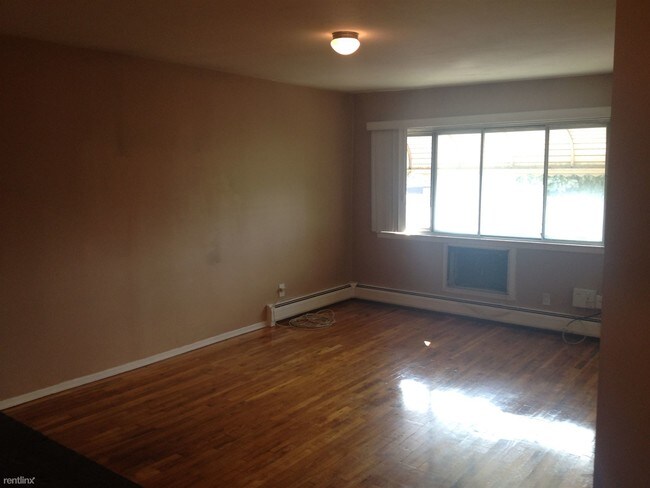 Building Photo - 2112 Menahan St