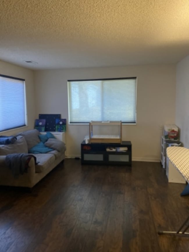 Building Photo - Cute townhome in Tech Center! Available 8/1/26