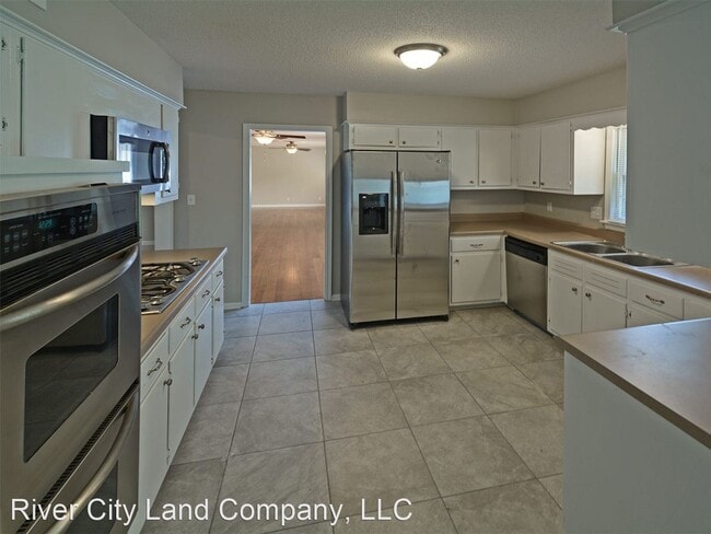 Building Photo - 5 br, 2.5 bath House - 7227 Poplar Pike