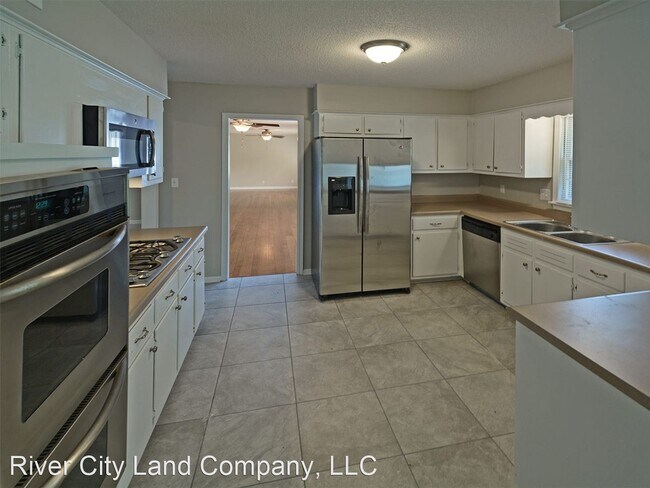 Foto del edificio - 5 br, 2.5 bath House - 7227 Poplar Pike
