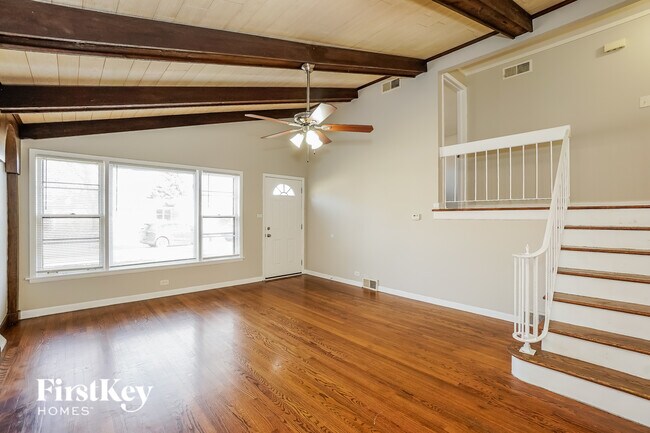 Foto del edificio - 10100 Lawrence Ct