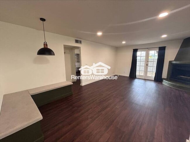 Building Photo - Ideal 2 Br 2 Ba Condo Near the 51 and Greenway in North Phoenix