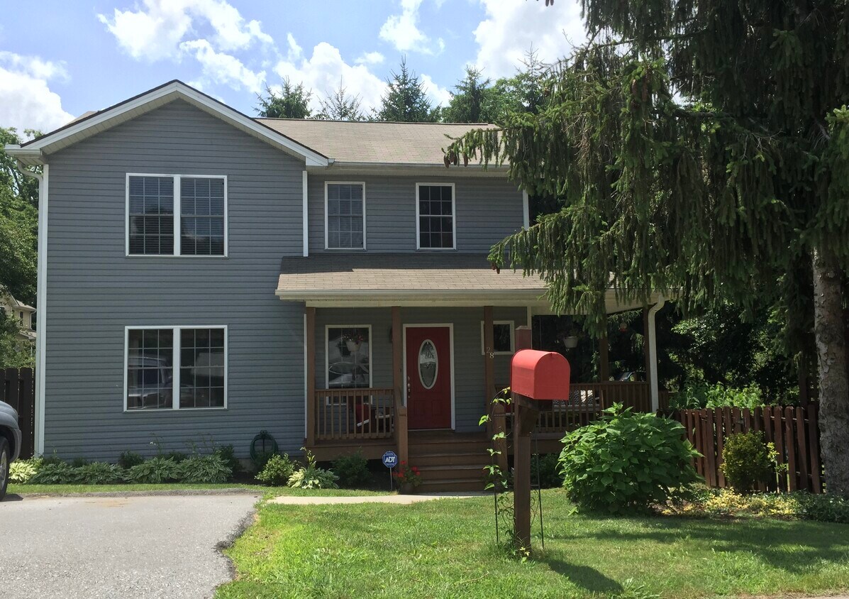 28 Grandview Rd, Asheville, NC 28806 House Rental in Asheville, NC