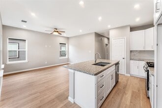 Building Photo - 10317 Teneha Dr