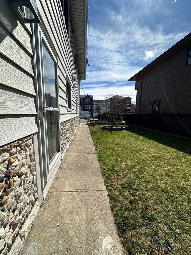 Building Photo - 43 Millridge Rd