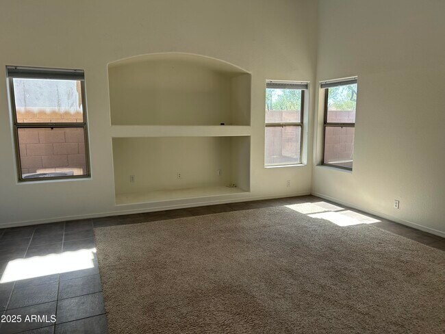 Building Photo - 5110 E Duane Ln